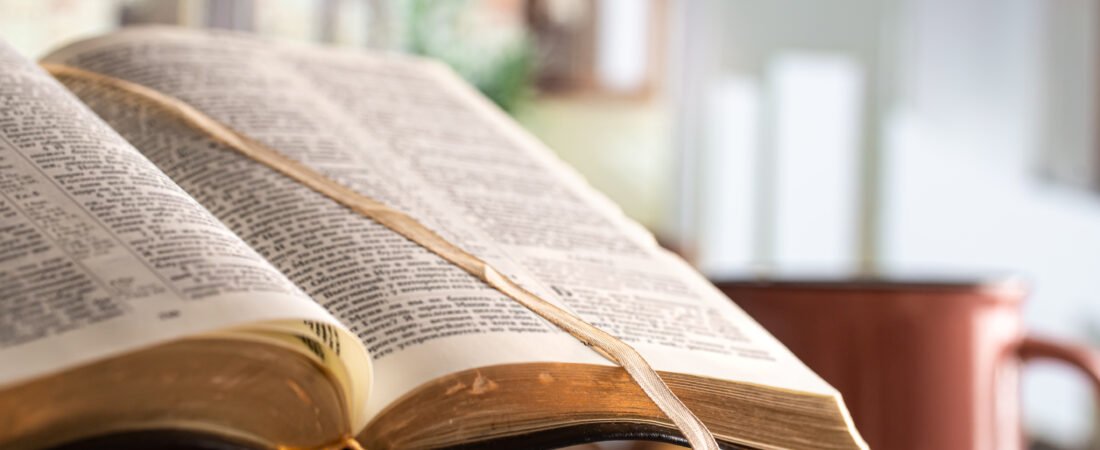 Salmo 91 explicado: o que significa habitar no esconderijo do Altíssimo?